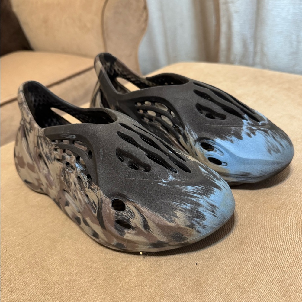 Yeezy Foam Runners Cinder